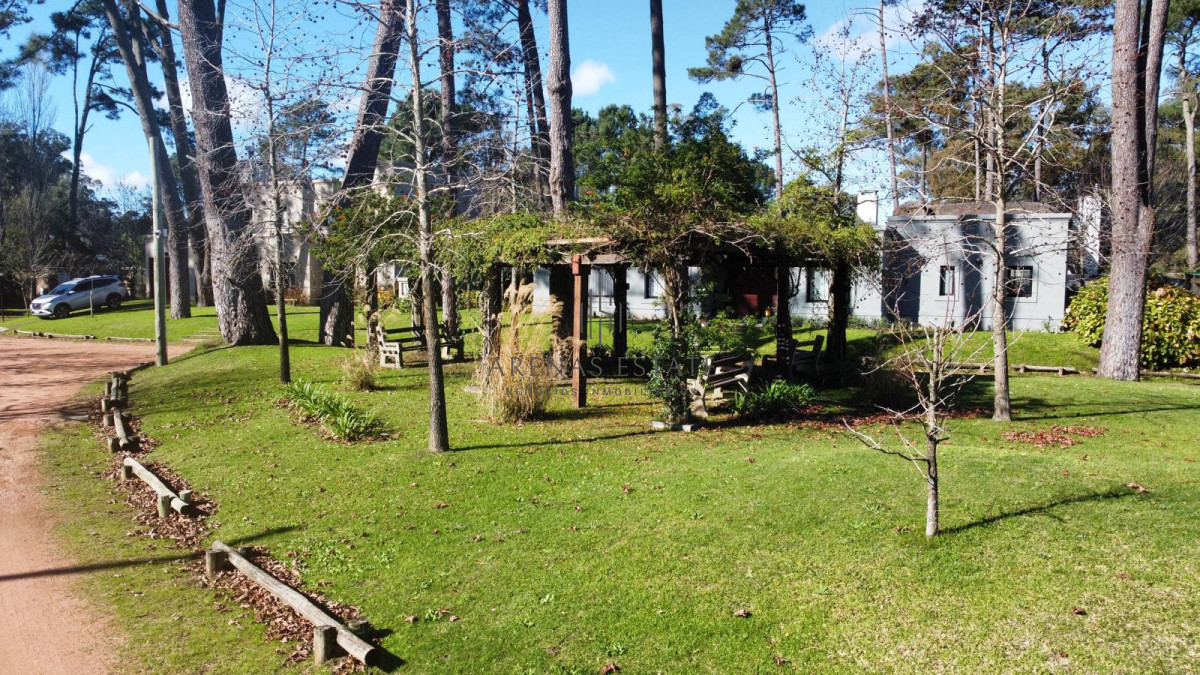 Terreno ID.4359 - En venta derechos a sobre elevar, terreno en Pinares, Punta del Este