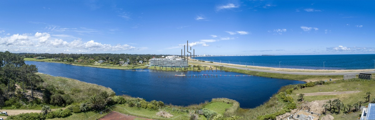 Apartamento ID.3359 - Vende apartamento con vista al mar de 3 suites, en Mansa- Punta del Este.