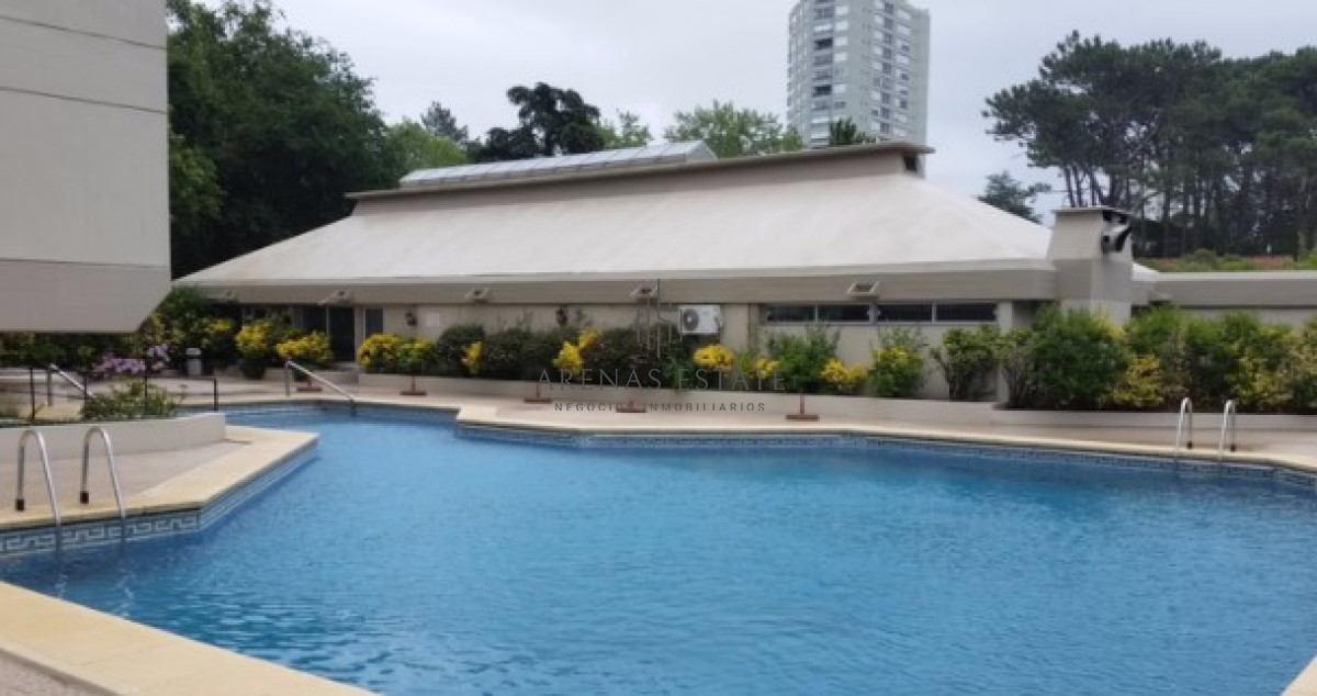 Apartamento ID.1028 - Departamento de 4 dormitorios en venta en Roosevelt.