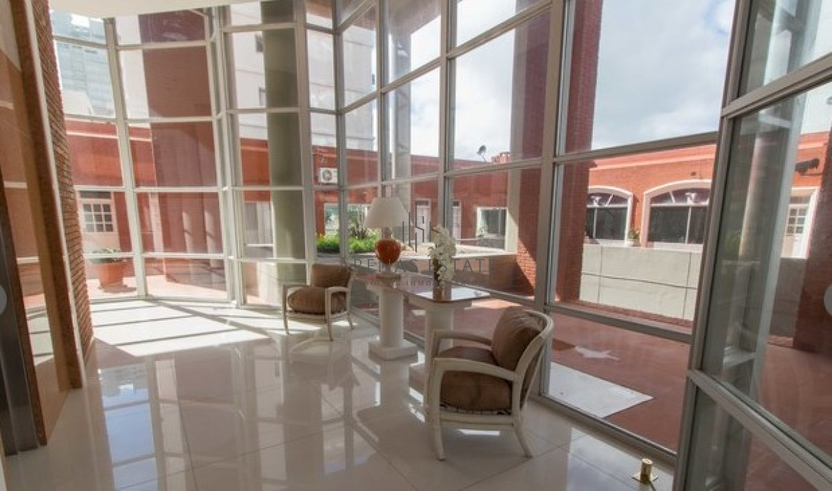 Apartamento ID.2211 - Hermoso departamento de 3 dormitorios a la venta, a pasos del mar