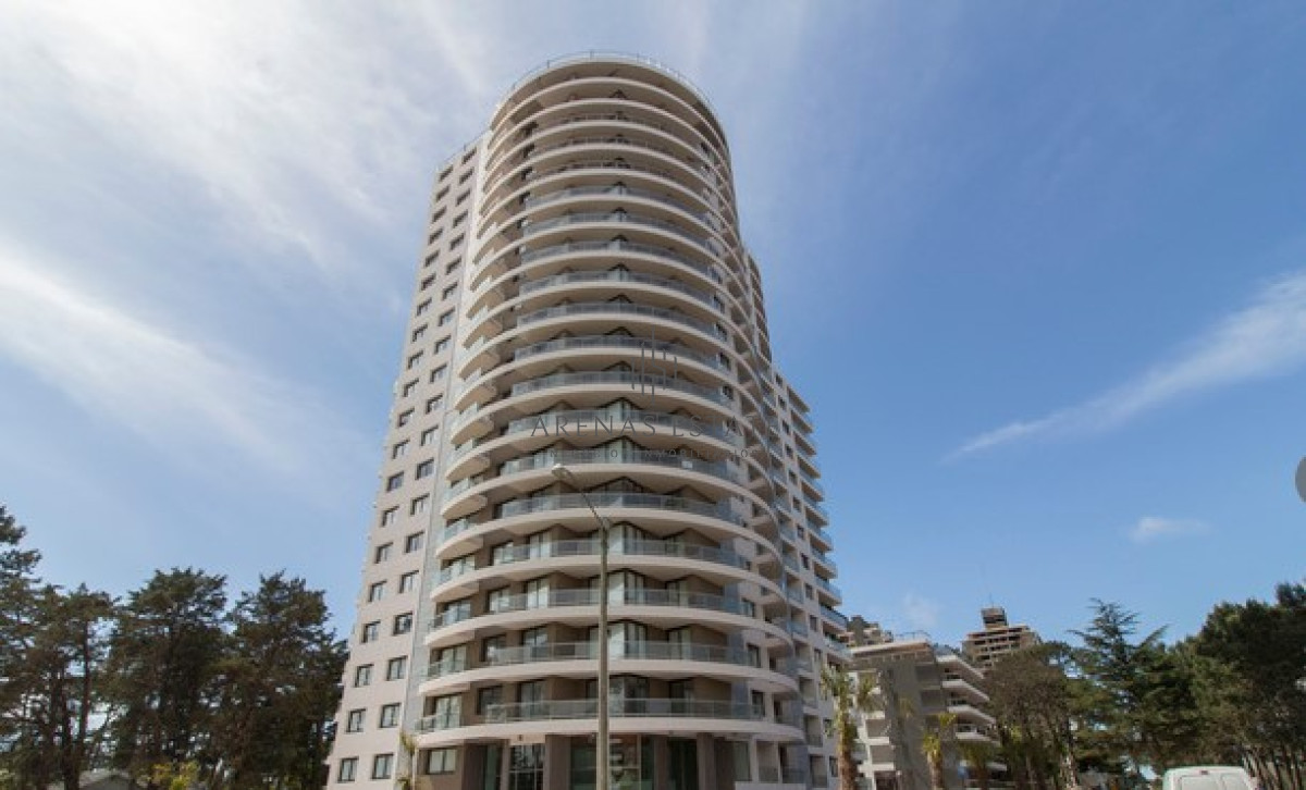 Apartamento ID.3580 - Vende apartamento de 2 dormitorios en Stradivarius, Punta del Este