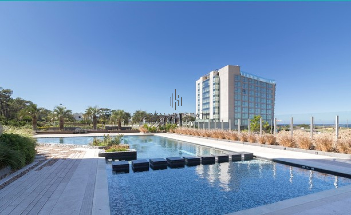 Apartamento ID.2060 - Apartamento de 3 dormitorios con parrillero en venta a pasos del mar. 