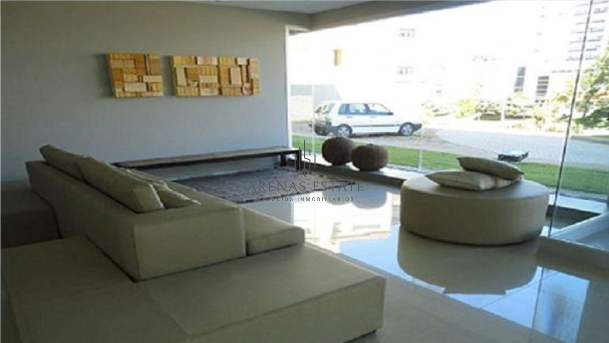Apartamento ID.2049 - Venta Apartamento de 3 dormitorios en zona Brava, Punta del Este