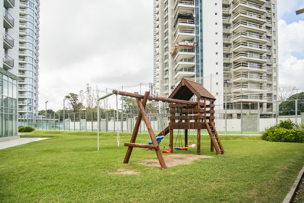 Apartamento ID.2408 - MIAMI BOULEVARD, PUNTA DEL ESTE, PLAYA MANSA, DOS DORMITORIOS , PRIMERAS PARADAS 