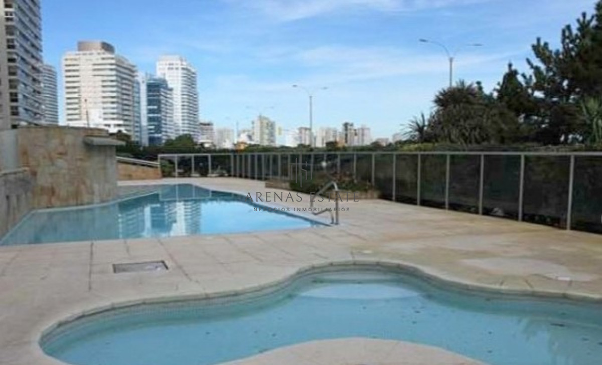 Apartamento ID.2229 - Vende excelente departamento 3 dormitorios en Tunquelen , Playa Mansa, Punta del este