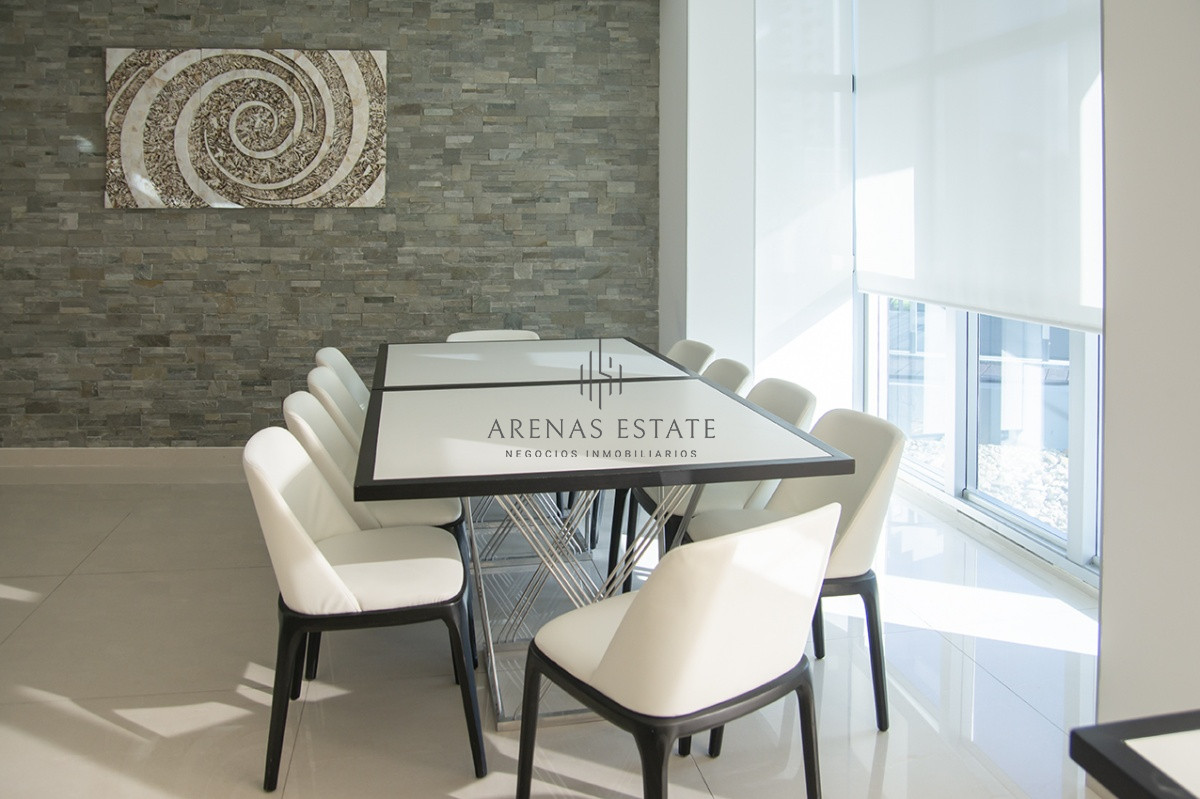 Apartamento ID.2408 - MIAMI BOULEVARD, PUNTA DEL ESTE, PLAYA MANSA, DOS DORMITORIOS , PRIMERAS PARADAS 