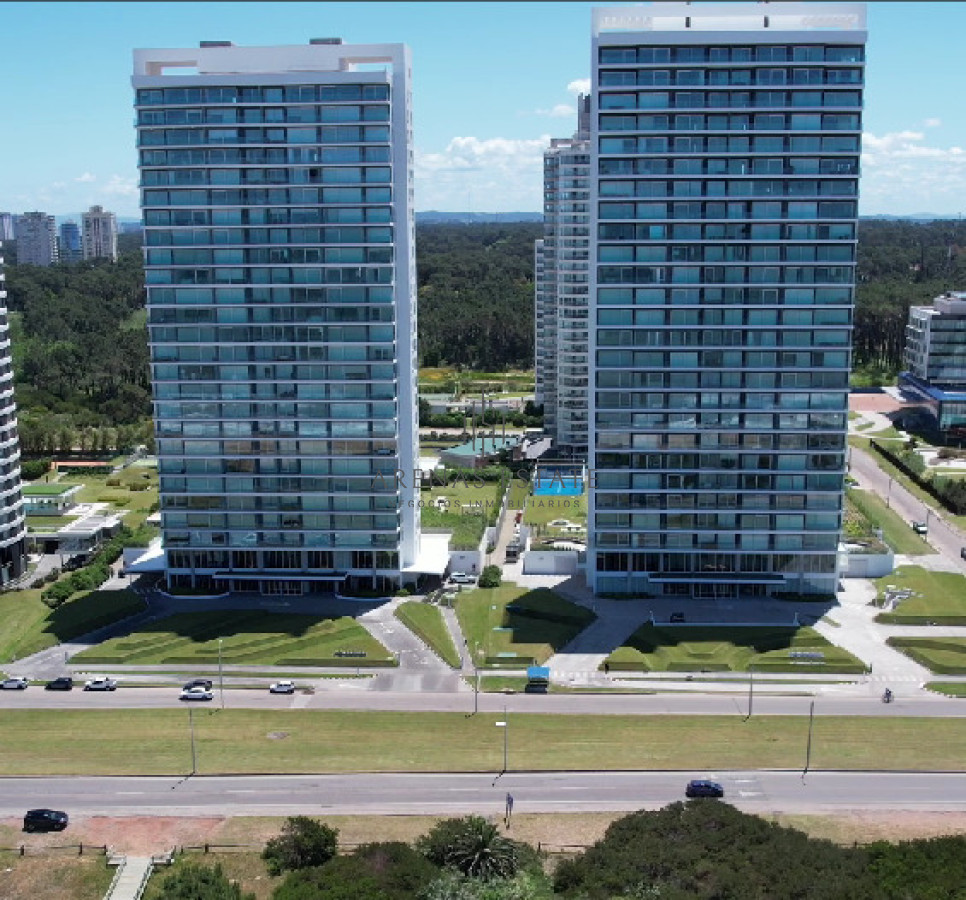 Apartamento ID.4210 - Vistas panoramicas de Playa Brava, Departamento de 3 dormitorios en venta. Torre Le Parc