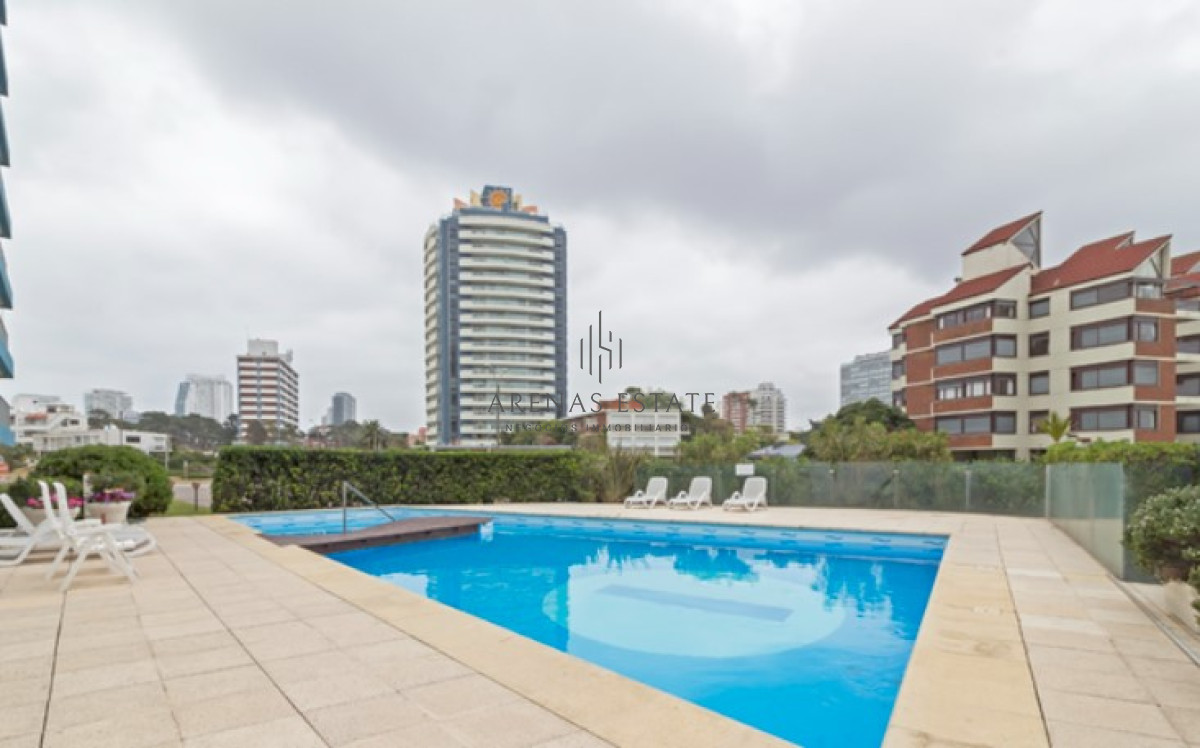 Apartamento ID.3794 - Vende departamento de 3 dormitorios en Ocean Tower, Punta del Este 