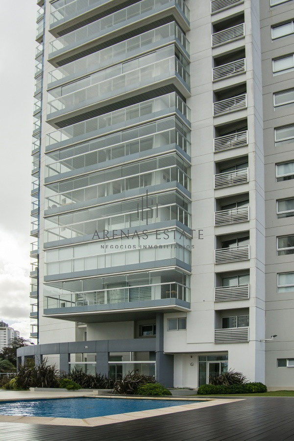 Apartamento ID.2408 - MIAMI BOULEVARD, PUNTA DEL ESTE, PLAYA MANSA, DOS DORMITORIOS , PRIMERAS PARADAS 