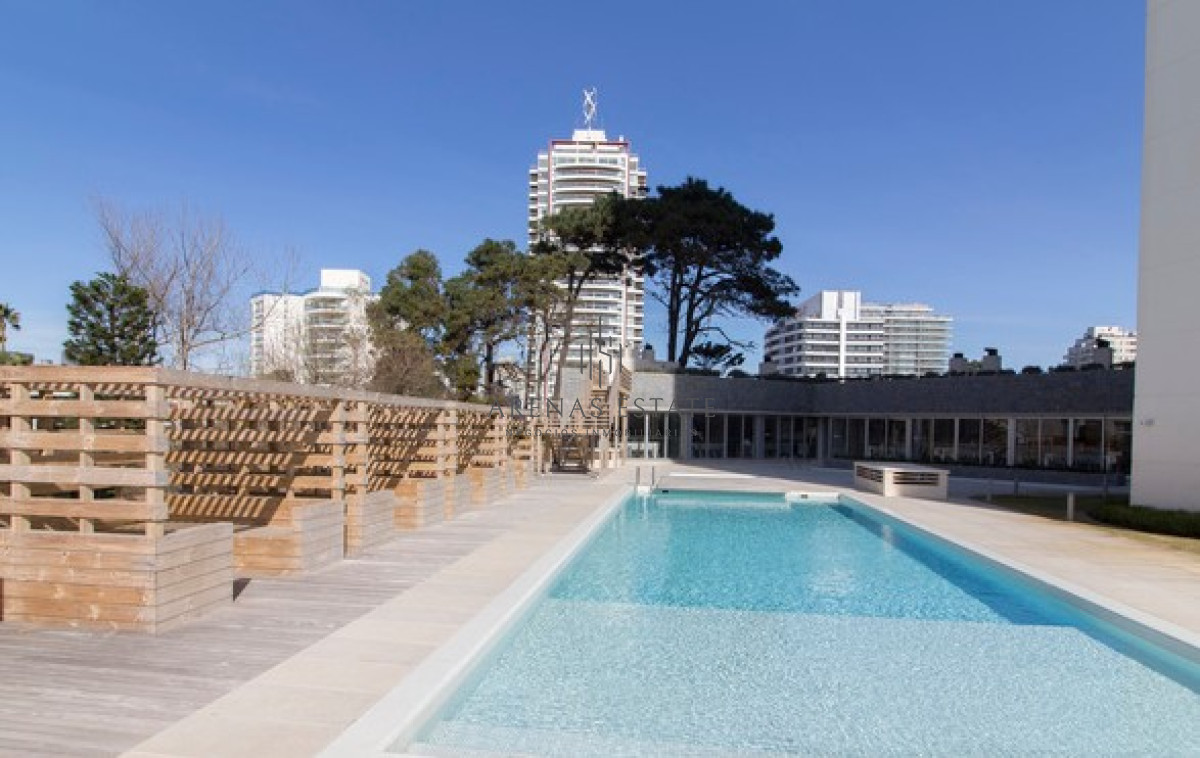 Apartamento ID.3156 - Departamento de 2 dormitorios en venta en Torre Wind. Punta del este