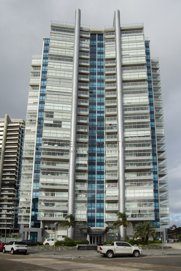 Apartamento ID.2408 - MIAMI BOULEVARD, PUNTA DEL ESTE, PLAYA MANSA, DOS DORMITORIOS , PRIMERAS PARADAS 