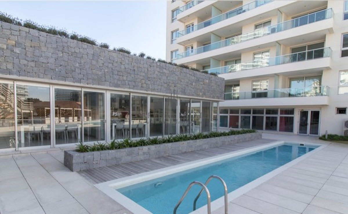 Apartamento ID.3156 - Departamento de 2 dormitorios en venta en Torre Wind. Punta del este
