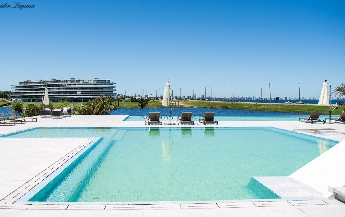 Apartamento ID.3359 - Vende apartamento con vista al mar de 3 suites, en Mansa- Punta del Este.