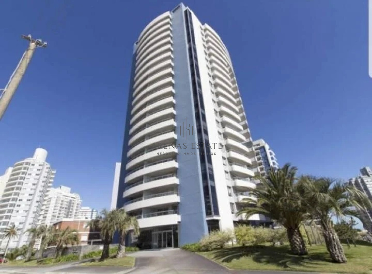 Apartamento ID.2653 - Vende apartamento de 3 dormitorios + dependencia , en brava , Punta del Este 