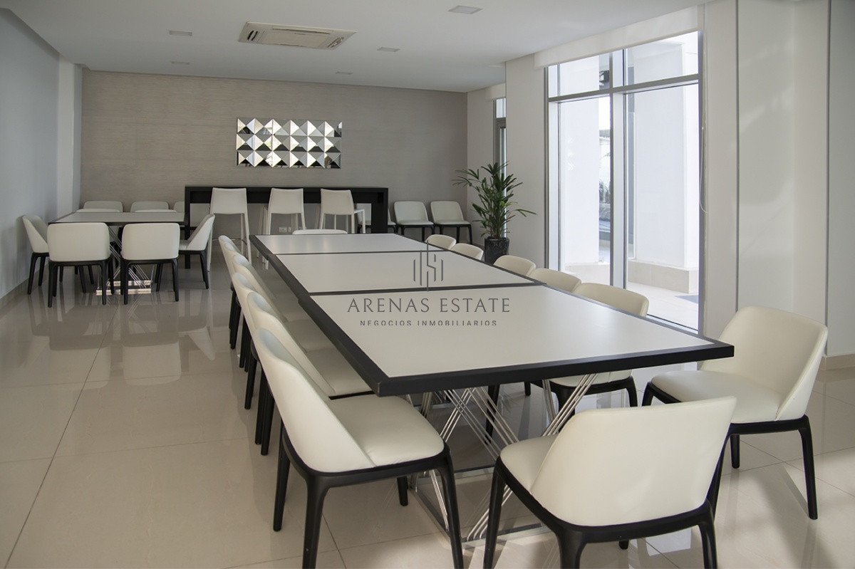 Apartamento ID.2408 - MIAMI BOULEVARD, PUNTA DEL ESTE, PLAYA MANSA, DOS DORMITORIOS , PRIMERAS PARADAS 