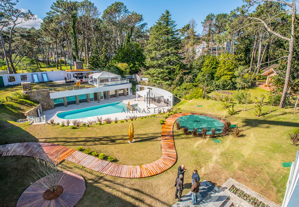 Apartamento ID.2542 - Espectacular departamento duplex a pasos del mar . 3 dormitorios en venta