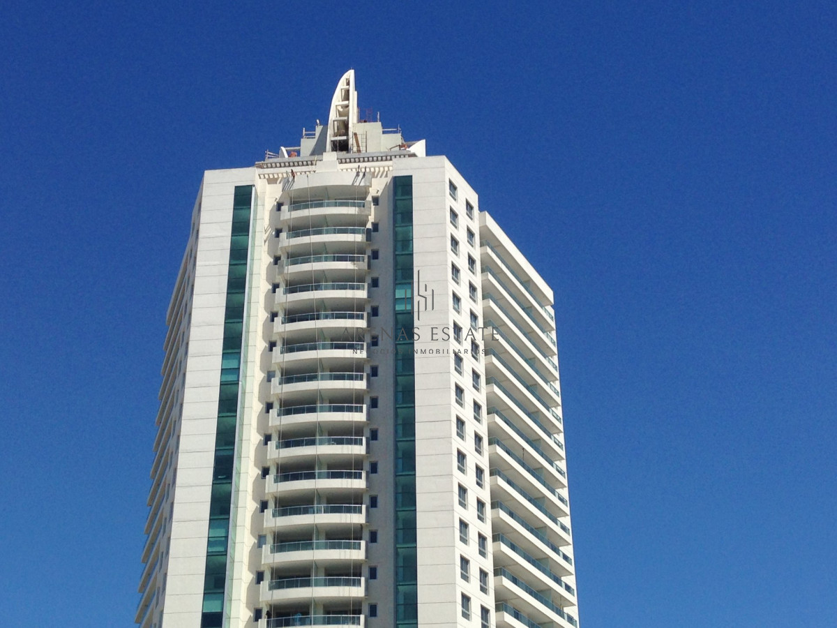 Apartamento ID.3156 - Departamento de 2 dormitorios en venta en Torre Wind. Punta del este