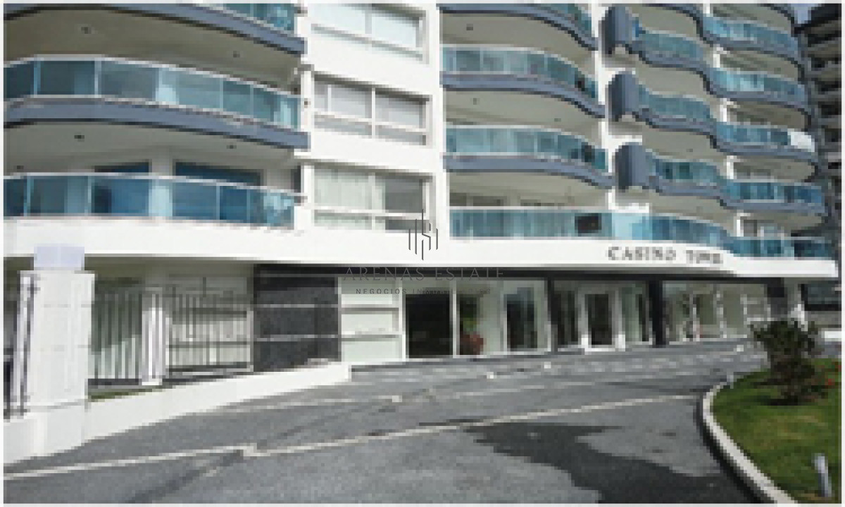 Apartamento ID.3530 - Apartamento en venta  3 dormitorios en Playa Mansa, Punta del Este.