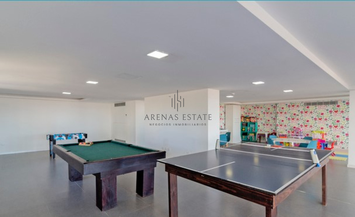 Apartamento ID.2060 - Apartamento de 3 dormitorios con parrillero en venta a pasos del mar. 