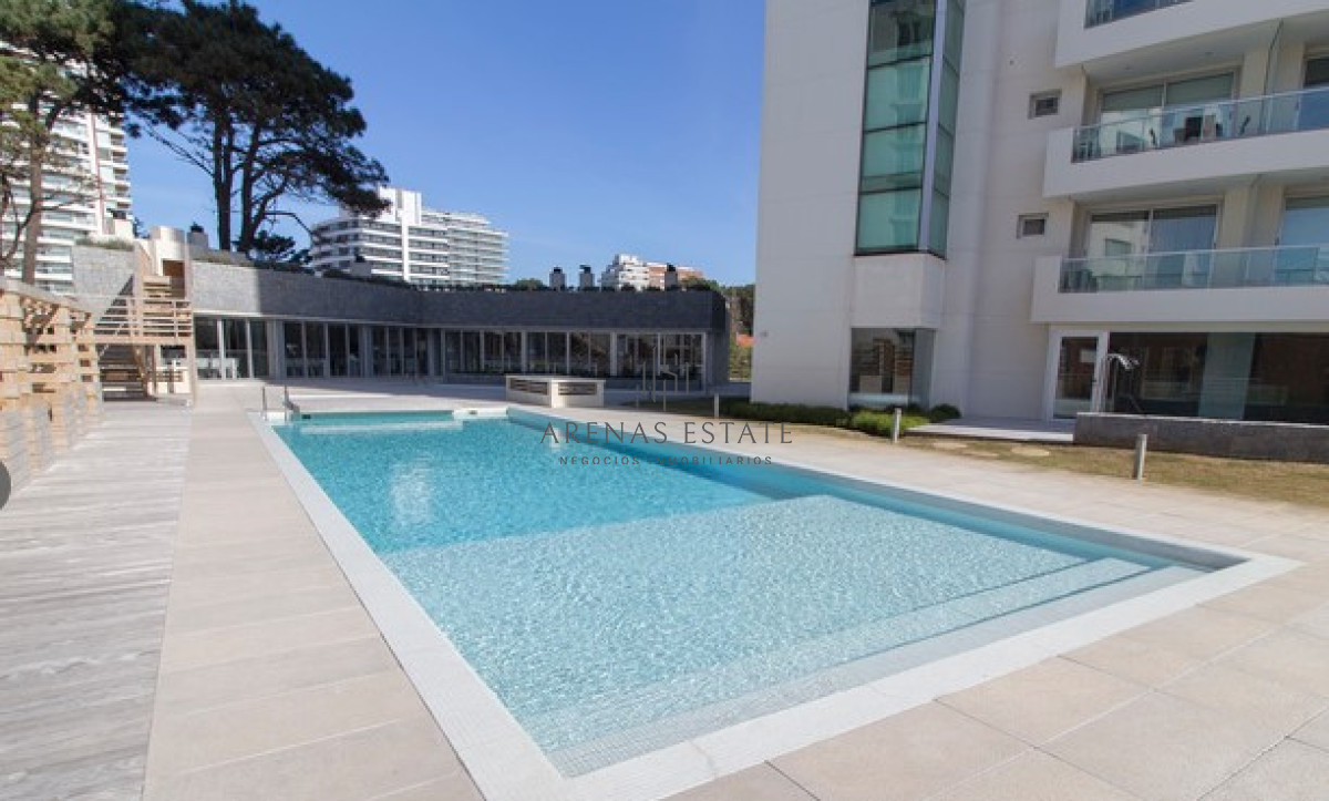 Apartamento ID.3156 - Departamento de 2 dormitorios en venta en Torre Wind. Punta del este