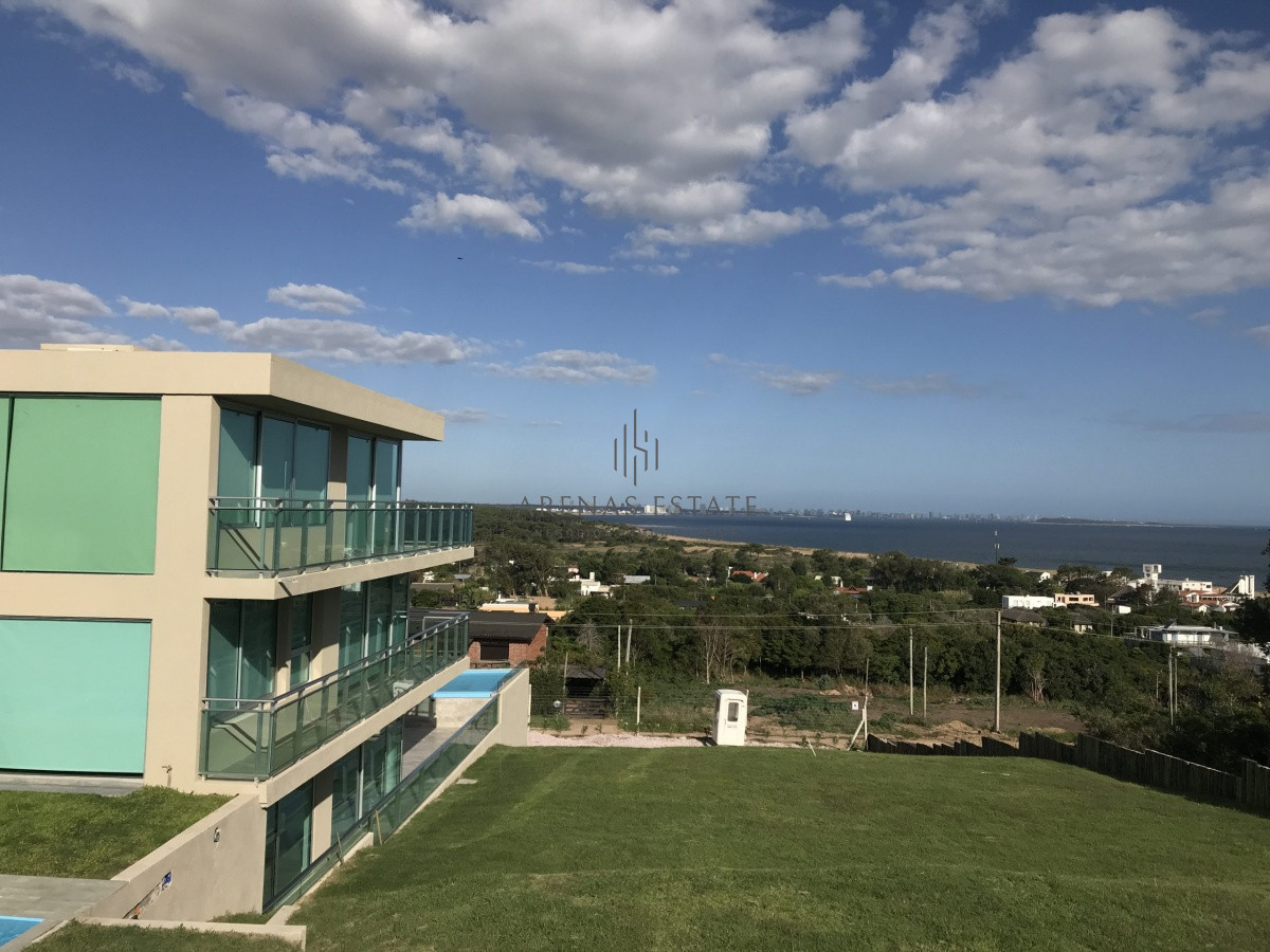 Apartamento ID.4251 - Monoambiente en venta en Punta Del Este  con vista al mar