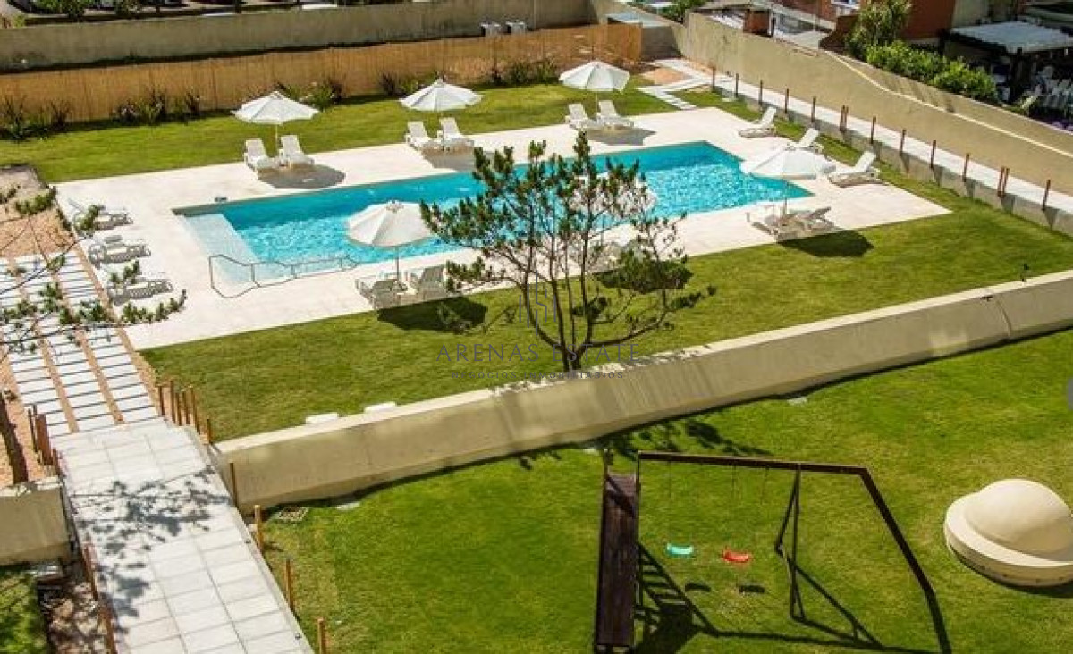 Apartamento ID.2066 - Departamento en primera línea de playa Mansa, con hermosa vista.