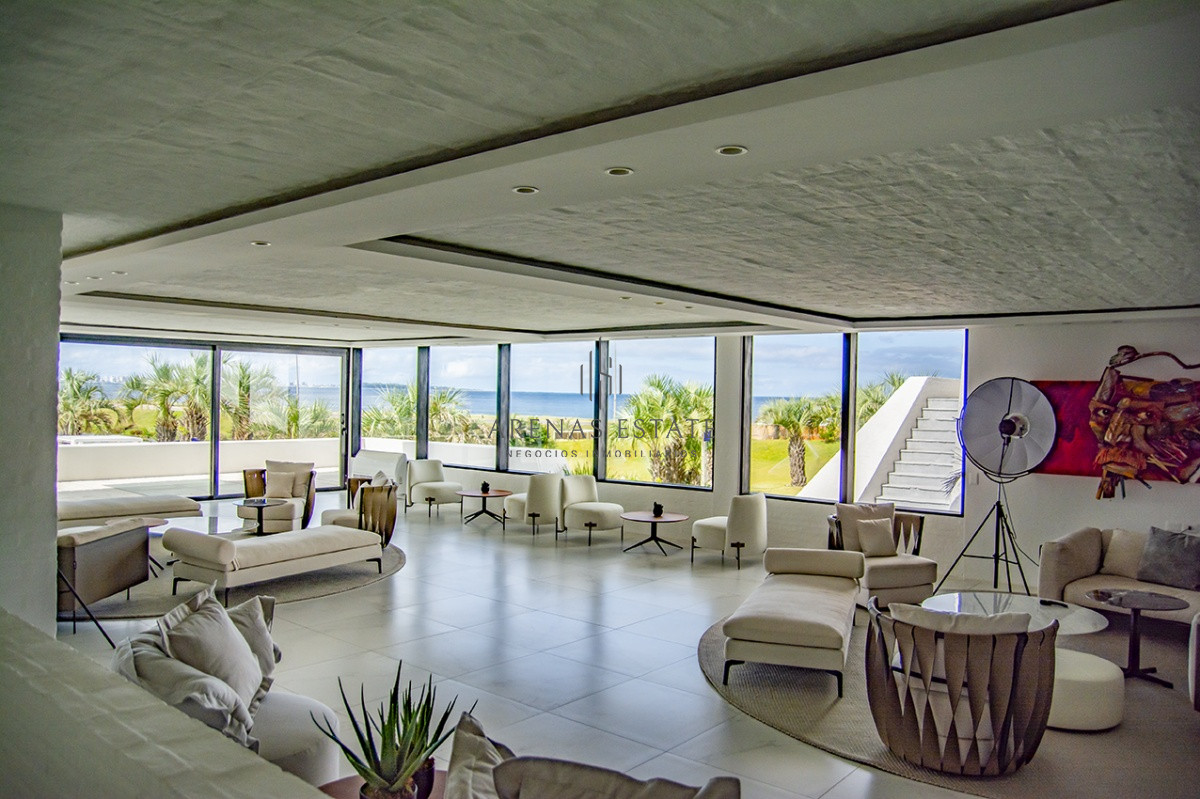 Apartamento ID.3359 - Vende apartamento con vista al mar de 3 suites, en Mansa- Punta del Este.