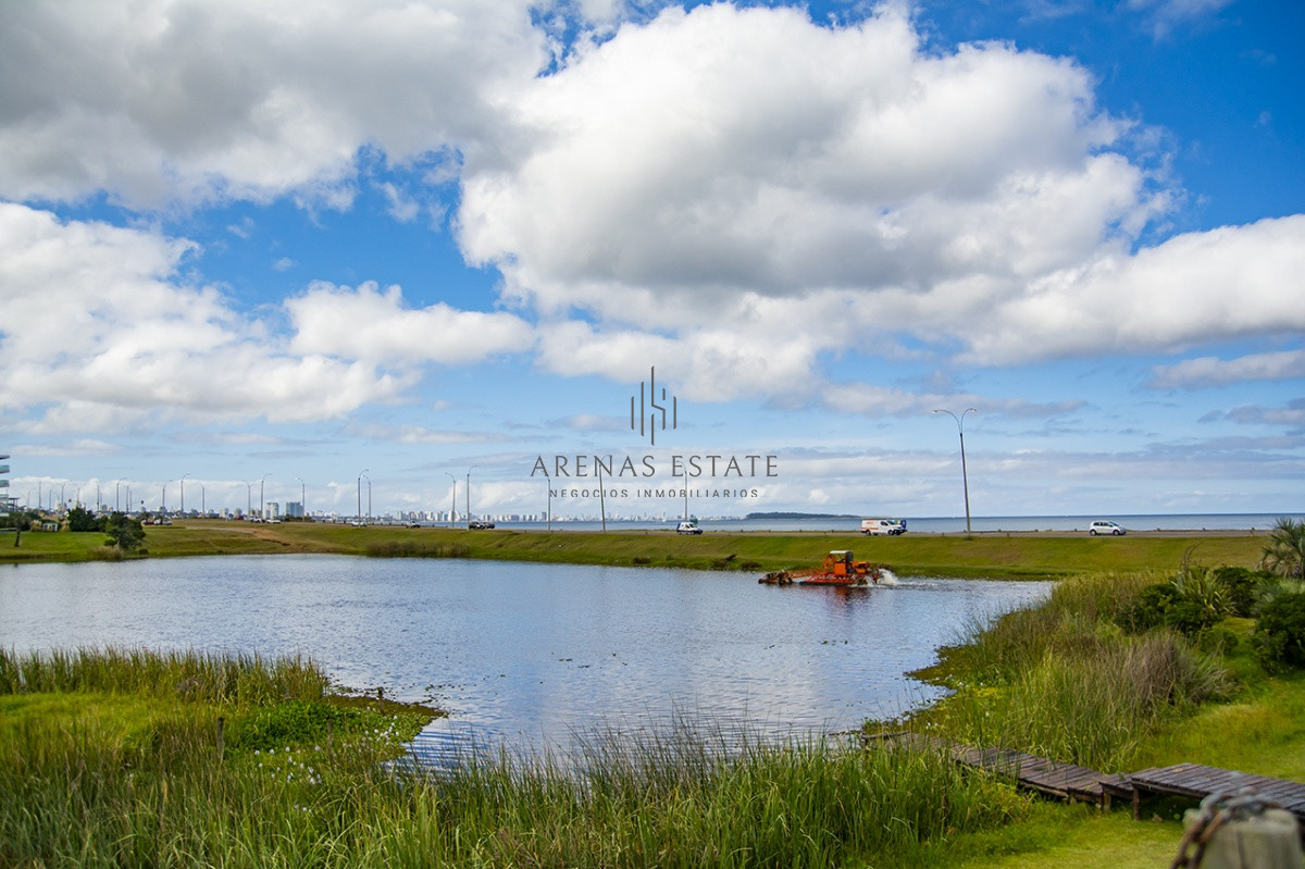 Apartamento ID.3359 - Vende apartamento con vista al mar de 3 suites, en Mansa- Punta del Este.