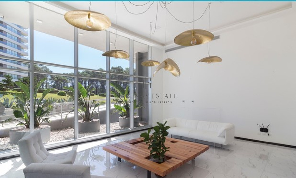 Apartamento ID.2060 - Apartamento de 3 dormitorios con parrillero en venta a pasos del mar. 