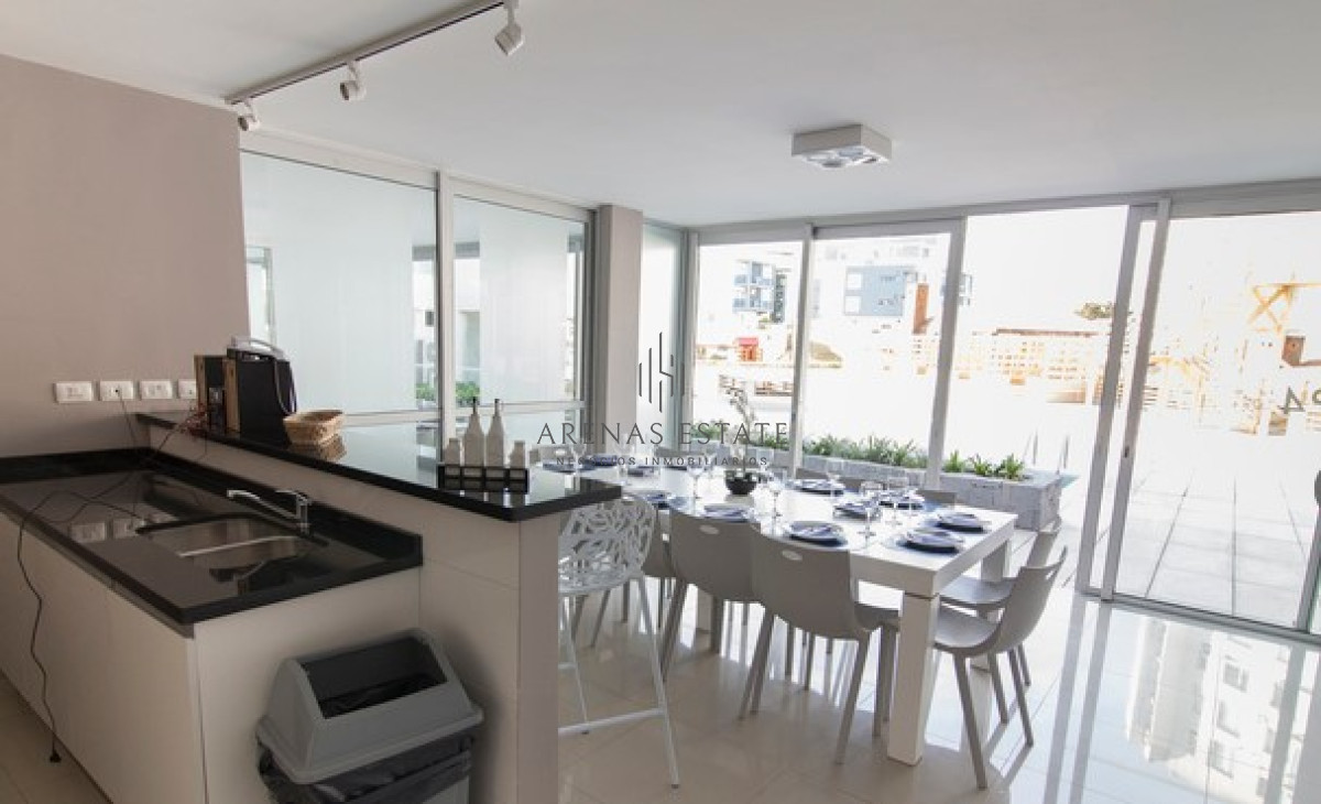 Apartamento ID.3156 - Departamento de 2 dormitorios en venta en Torre Wind. Punta del este
