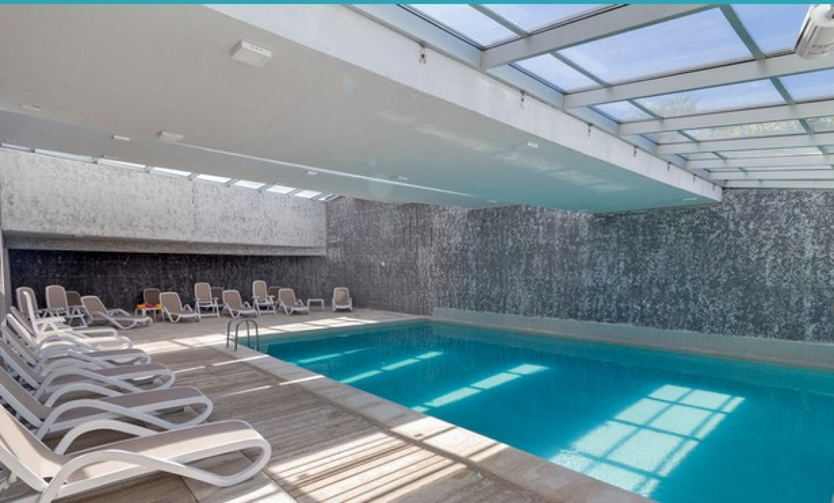 Apartamento ID.2060 - Apartamento de 3 dormitorios con parrillero en venta a pasos del mar. 