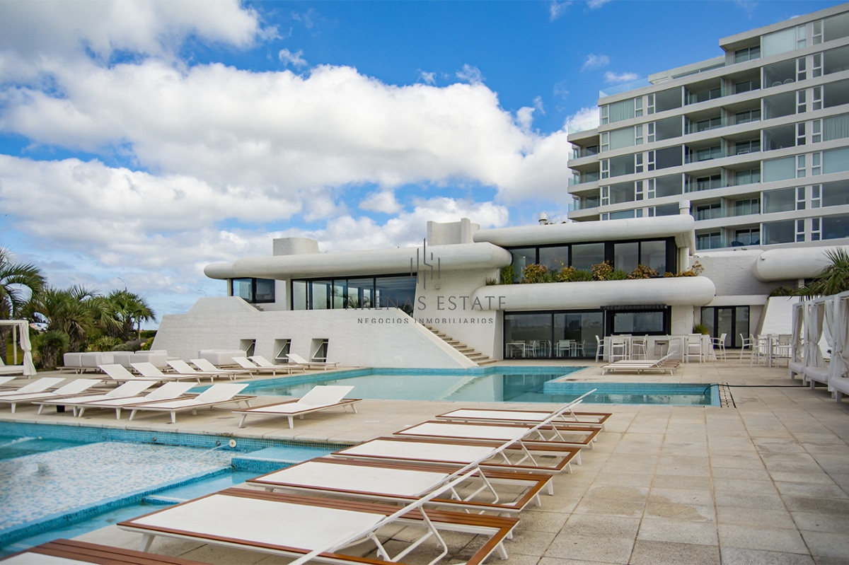 Apartamento ID.3359 - Vende apartamento con vista al mar de 3 suites, en Mansa- Punta del Este.