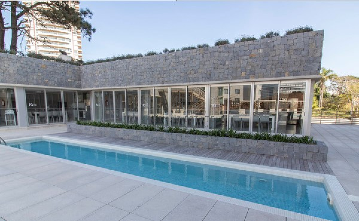 Apartamento ID.3156 - Departamento de 2 dormitorios en venta en Torre Wind. Punta del este