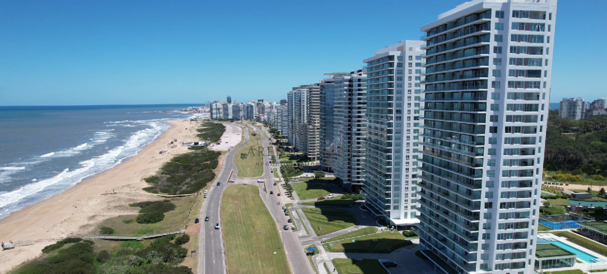 Apartamento ID.4210 - Vistas panoramicas de Playa Brava, Departamento de 3 dormitorios en venta. Torre Le Parc