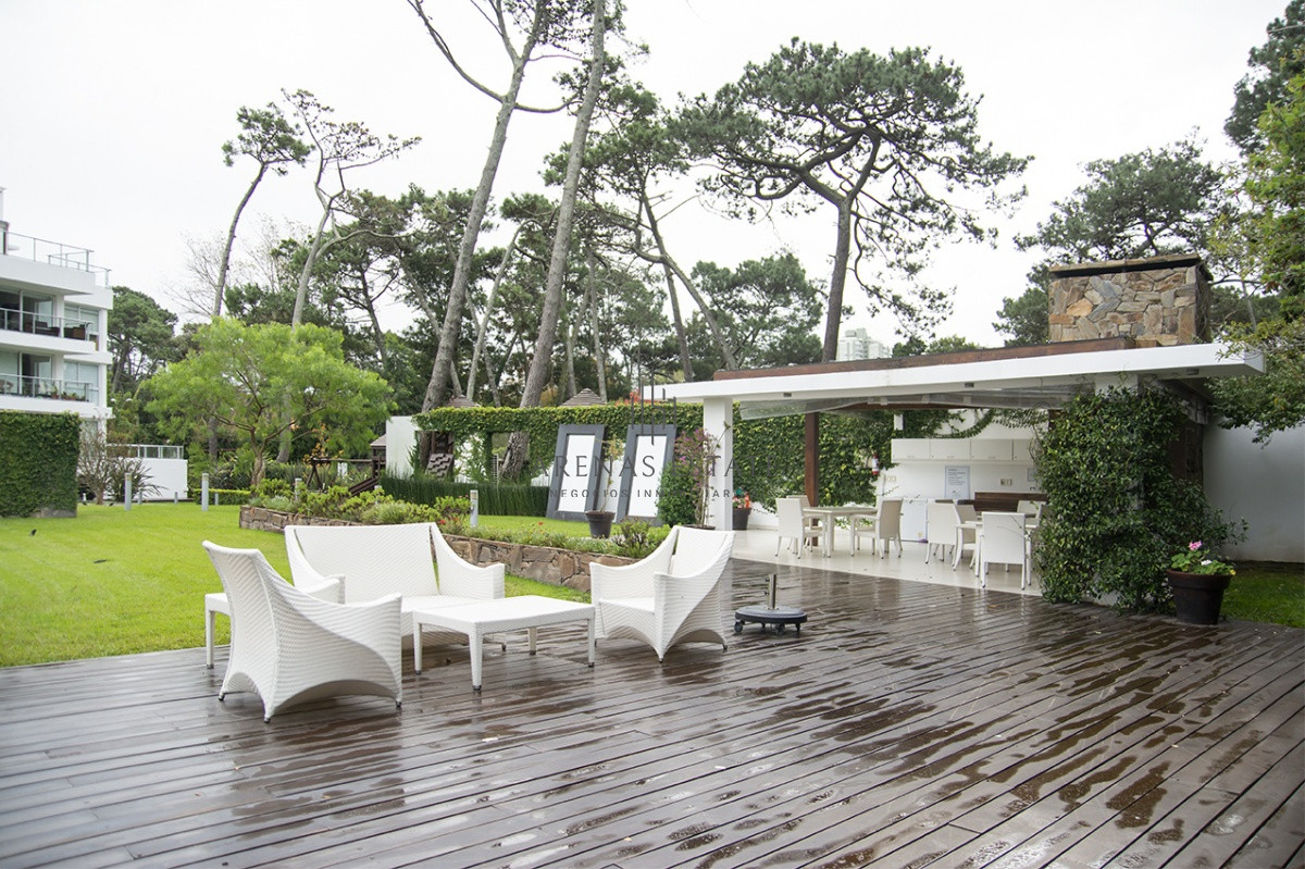 Apartamento ID.2542 - Espectacular departamento duplex a pasos del mar . 3 dormitorios en venta