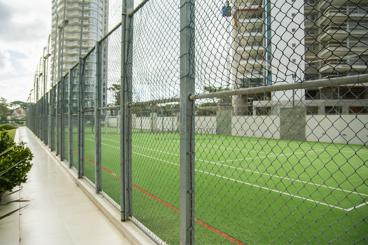Apartamento ID.2408 - MIAMI BOULEVARD, PUNTA DEL ESTE, PLAYA MANSA, DOS DORMITORIOS , PRIMERAS PARADAS 