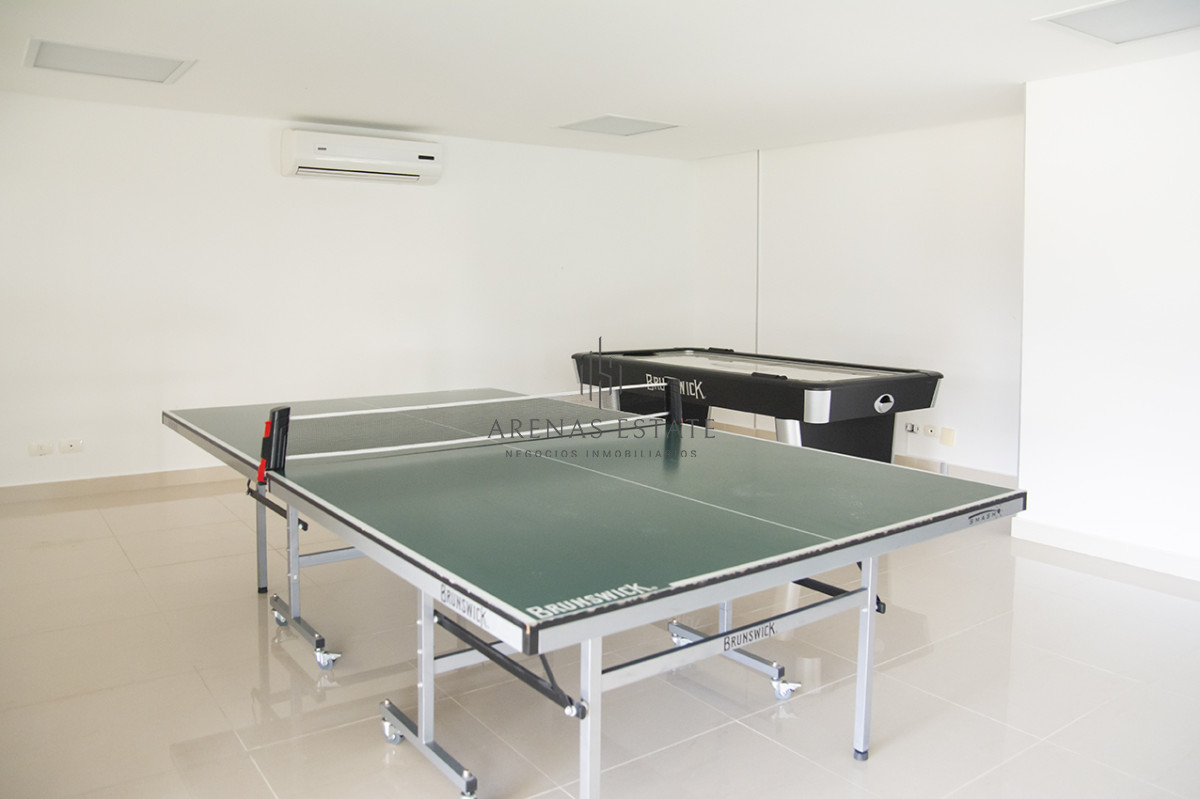 Apartamento ID.2408 - MIAMI BOULEVARD, PUNTA DEL ESTE, PLAYA MANSA, DOS DORMITORIOS , PRIMERAS PARADAS 