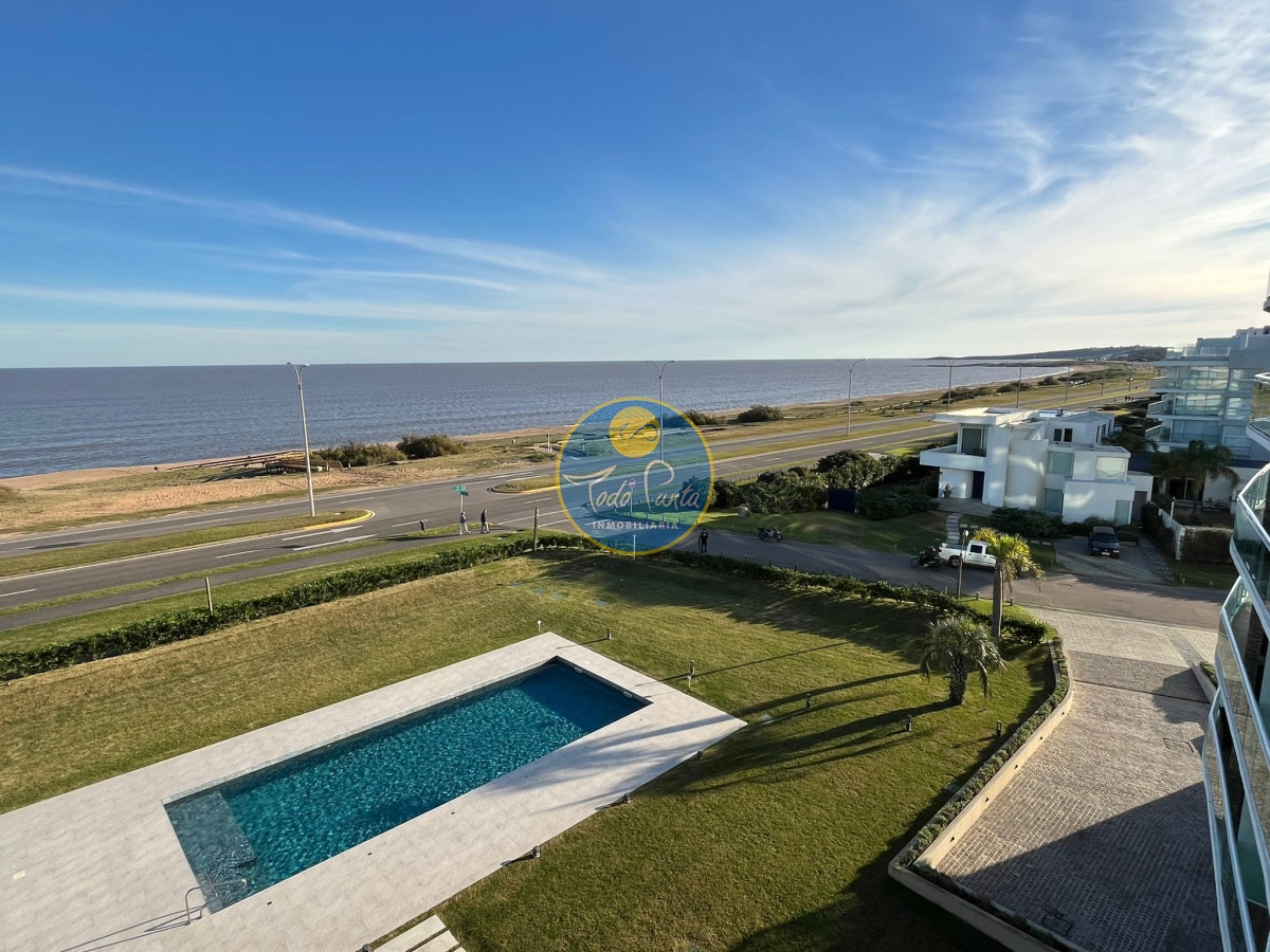 Apartamento en venta de dos dormitorios en Punta del Este