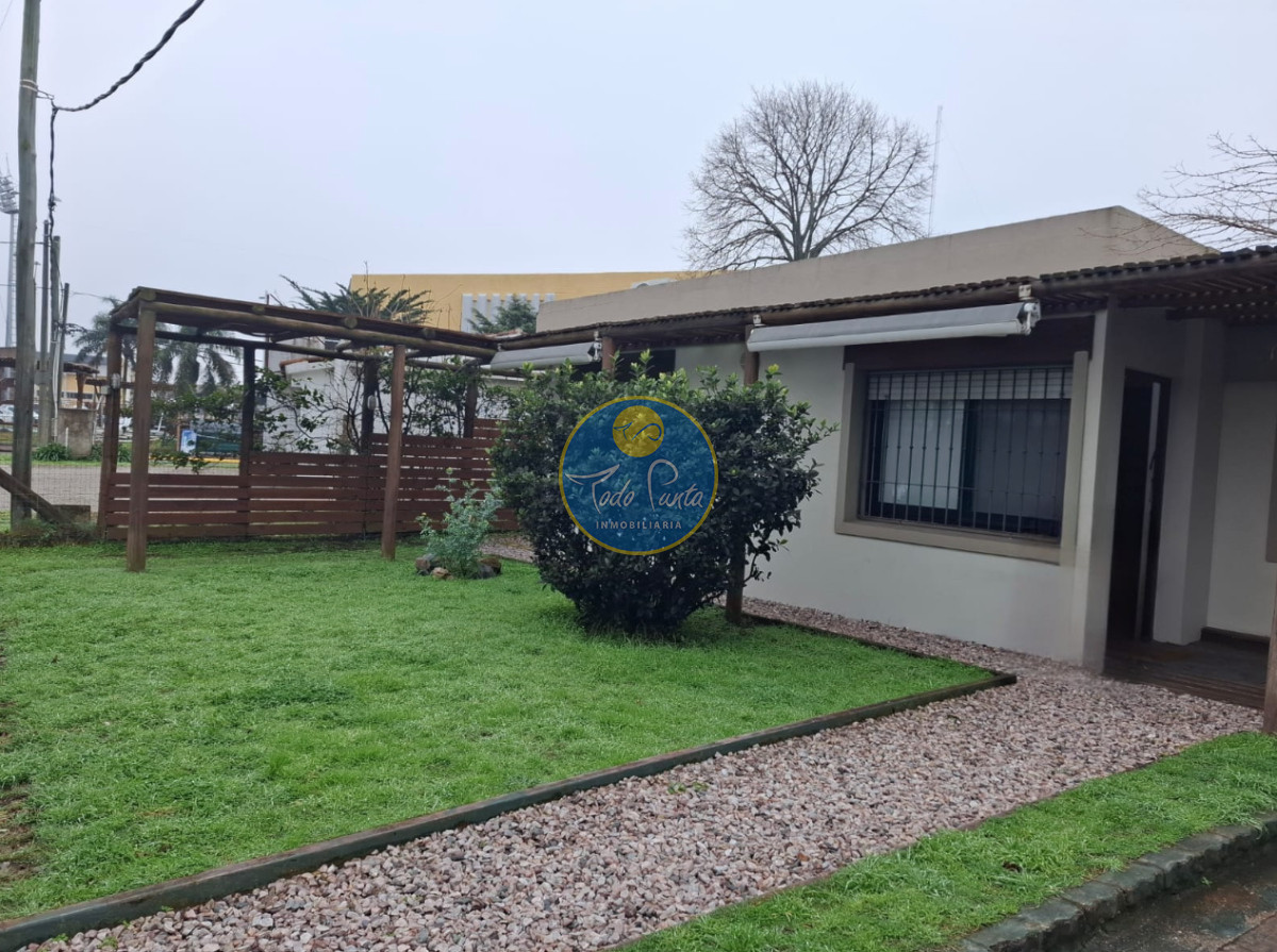 Miniatura de Casa de 4 dormitorios en Cantegril, Punta del Este | Todo Punta