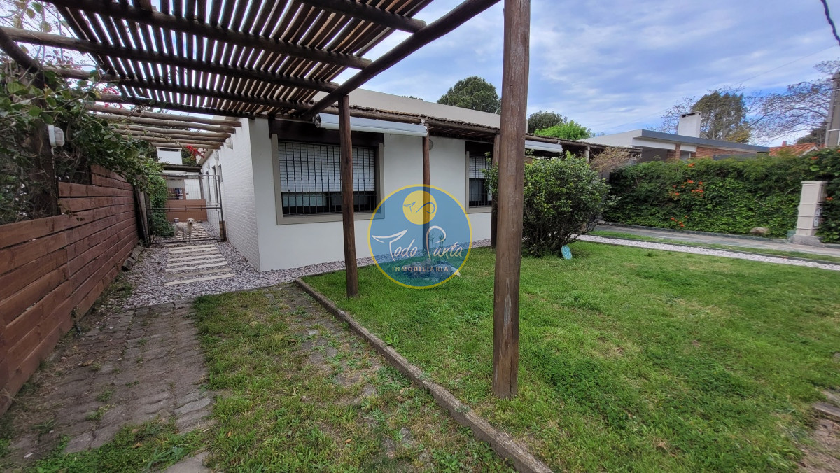 Miniatura de Casa de 4 dormitorios en Cantegril, Punta del Este | Todo Punta