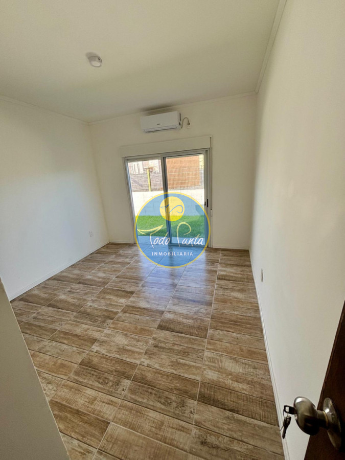 Miniatura de Casa de 2 dormitorios en Altos de la Laguna, Punta del Este | Todo Punta