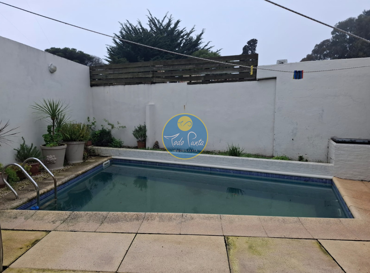 Miniatura de Casa de 4 dormitorios en Cantegril, Punta del Este | Todo Punta