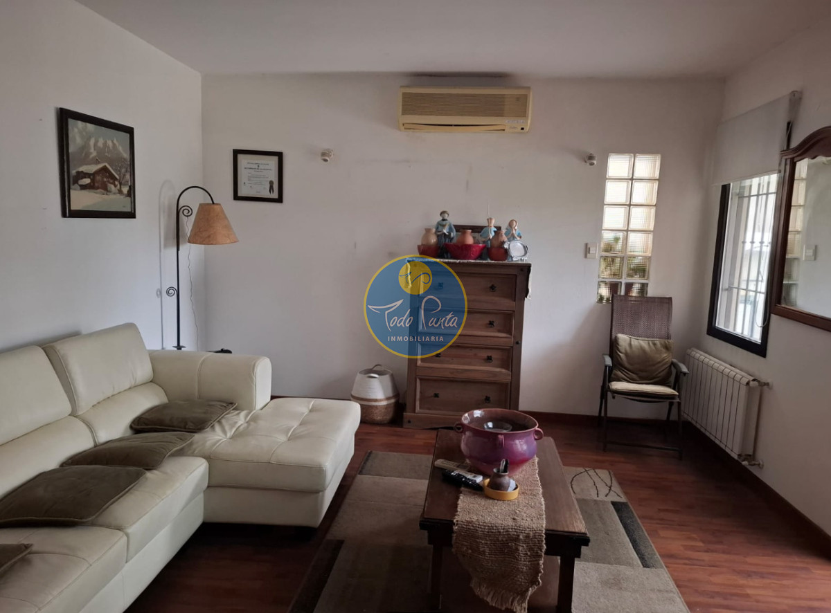Miniatura de Casa de 4 dormitorios en Cantegril, Punta del Este | Todo Punta