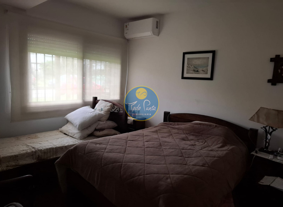 Miniatura de Casa de 4 dormitorios en Cantegril, Punta del Este | Todo Punta