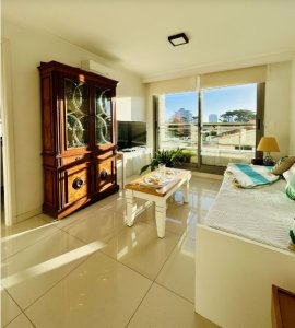 Venta Apartamento 1 dormitorio en Punta del Este con todos los servicios a metros del Shopping