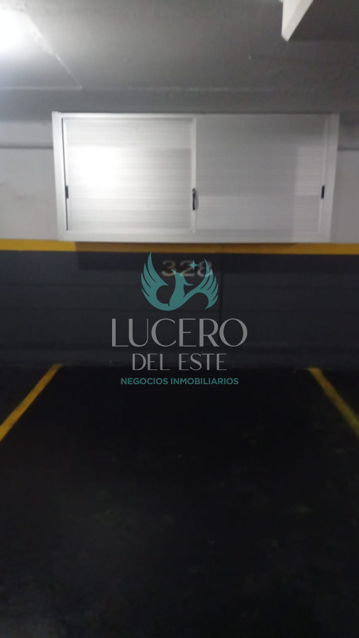 Apartamento ID.887 - Vende en Peninsula, apartamento de 1 dormitorio, con excelente vista, muy iluminado.