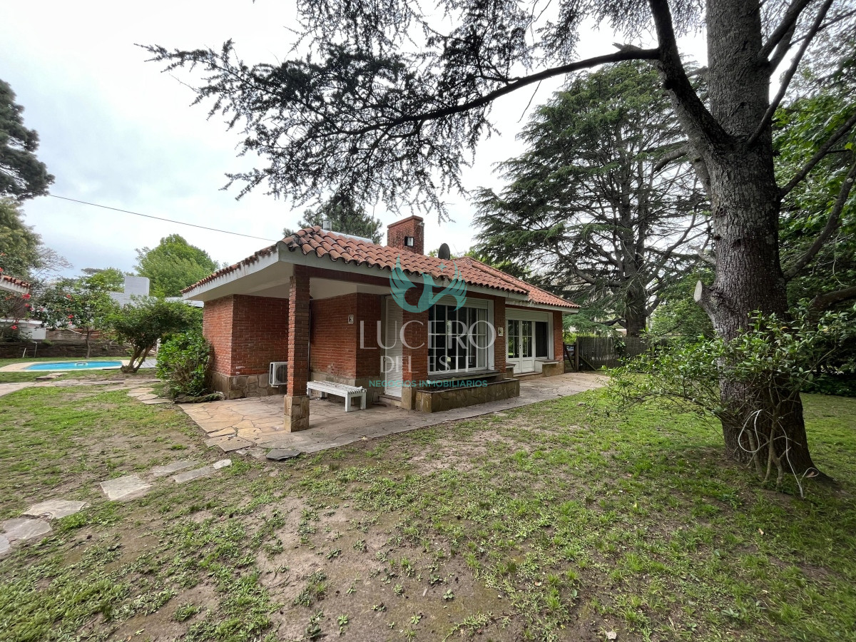 Casa ID.468 - Vendo Chalet de 3 dormitorios mas dependencia en venta en zona residencial