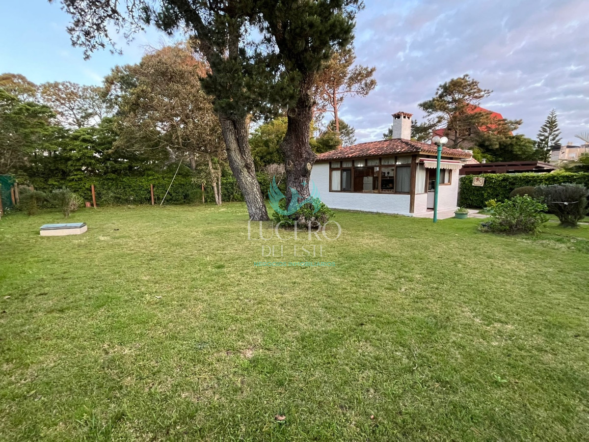 Casa ID.947 - Vende casa de 3 dormitorios en Pinares, Punta del Este 