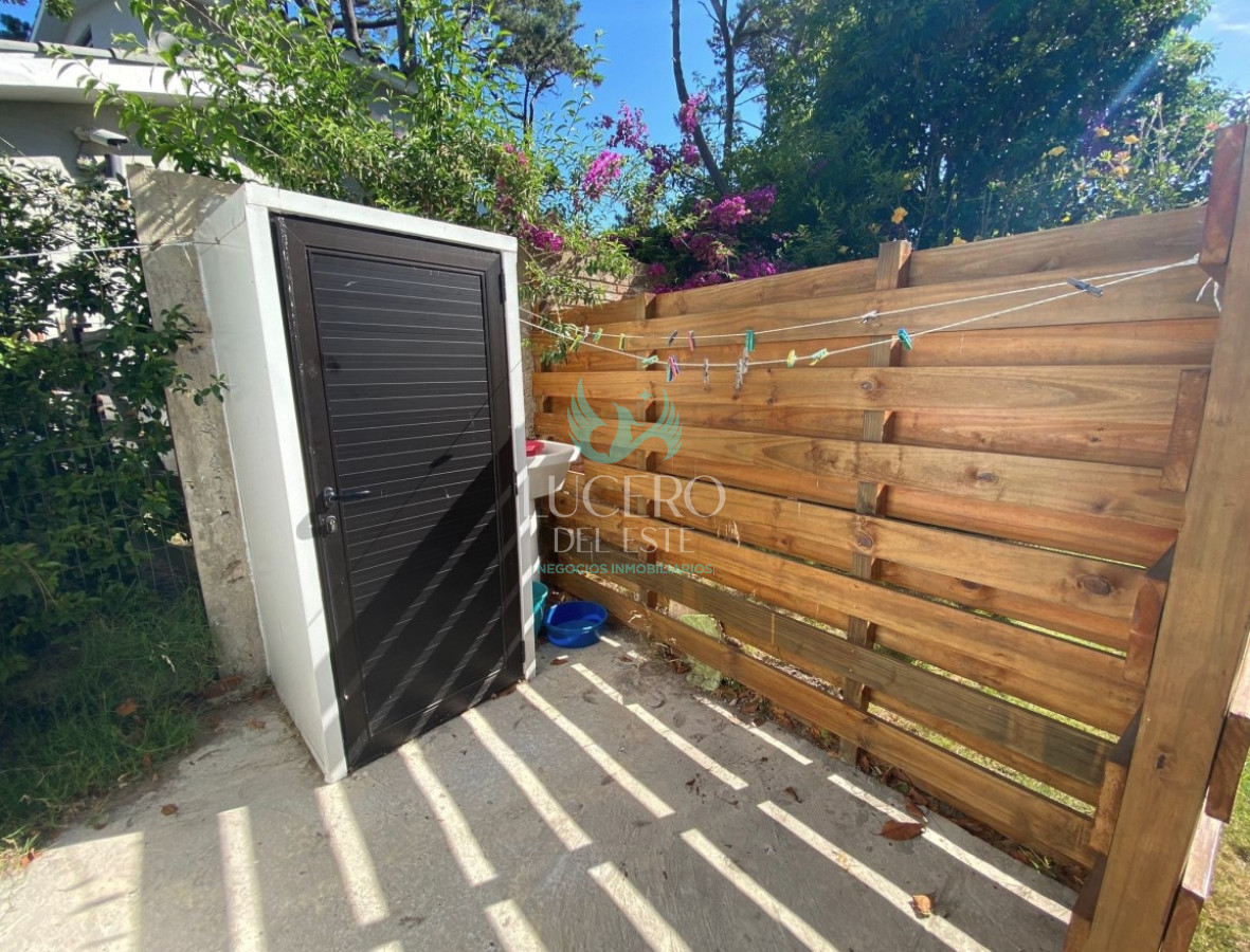 Casa ID.466 - Vendo CASA EN PLAYA MANSA EN VENTA, A METROS DEL MAR, EXCELENTE CONSTRUCCION