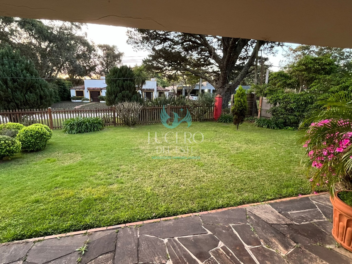 Casa ID.947 - Vende casa de 3 dormitorios en Pinares, Punta del Este 